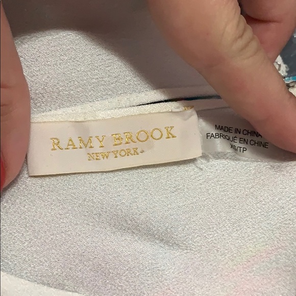 Ramy Brook NY White blouse w/ detailed bell sleeve - Picture 6 of 12